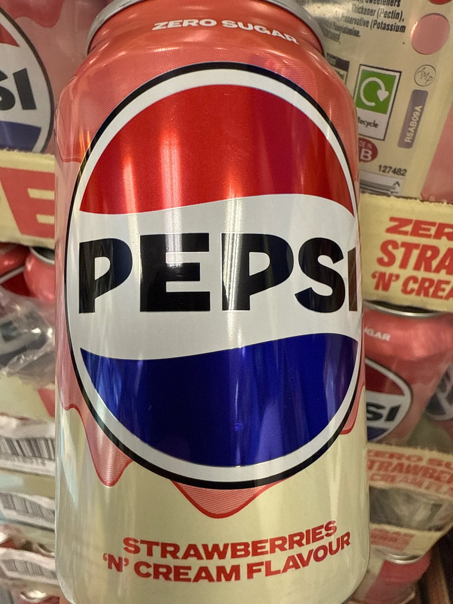 Pepsi Strawberries N' Cream Can 330ML - U.K Edition