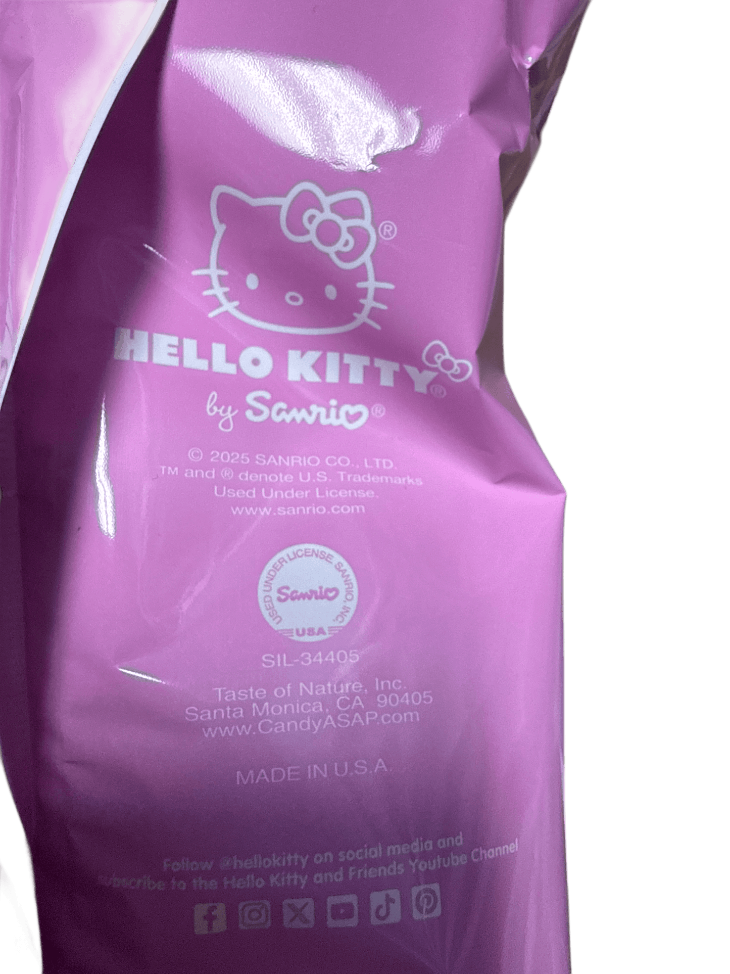 Hello Kitty Cherry Strawberry Flavoured Cotton Candy 88G - U.S Edition