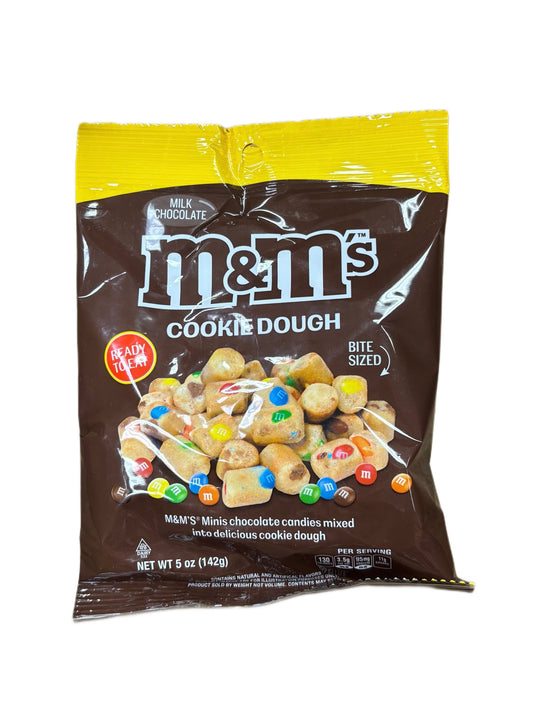M&M Milk Chocolate Cookie Dough Peg Bag 142G - Extreme Snacks